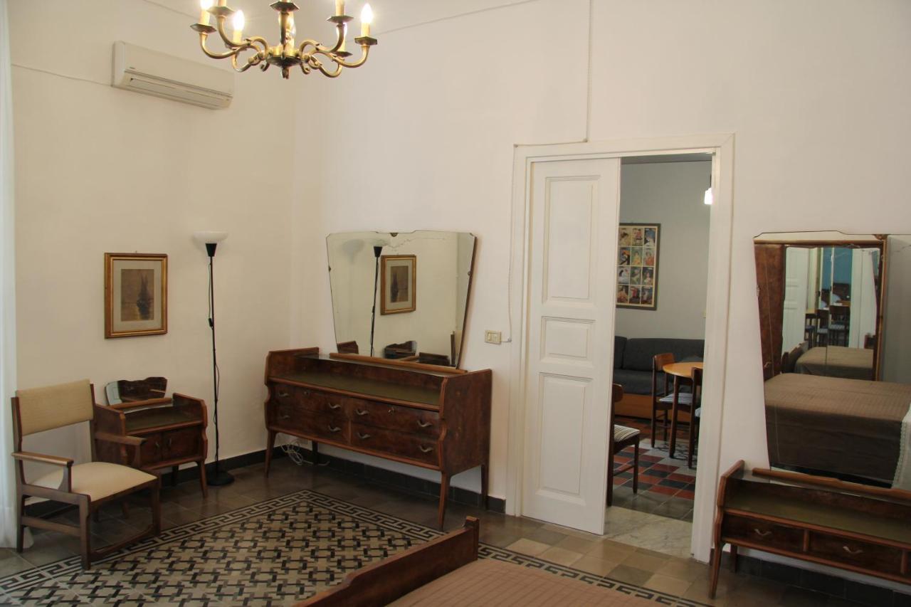 Casa Vacanza Icaros, Ortigia Hictoric Center, 200 Mt From The Beach Syracuse Exterior photo