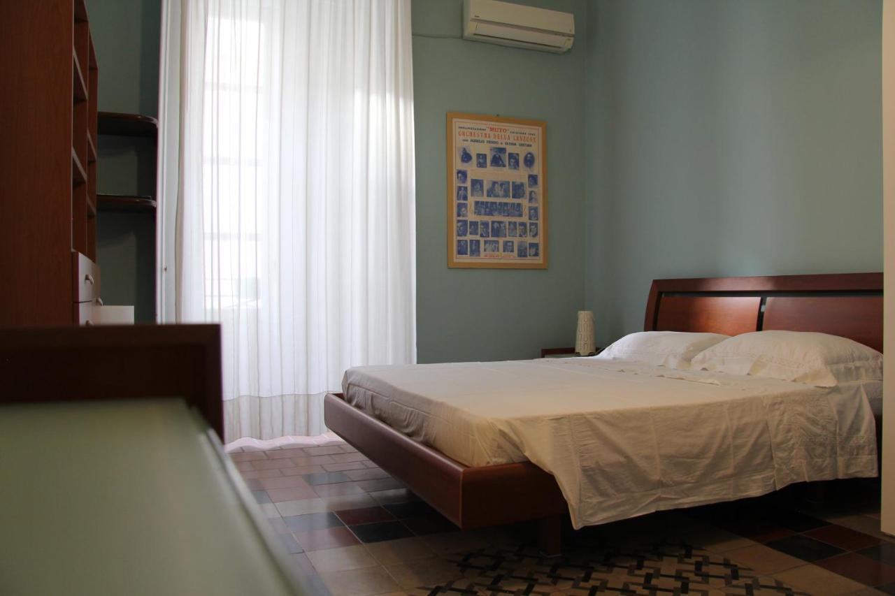 Casa Vacanza Icaros, Ortigia Hictoric Center, 200 Mt From The Beach Syracuse Exterior photo