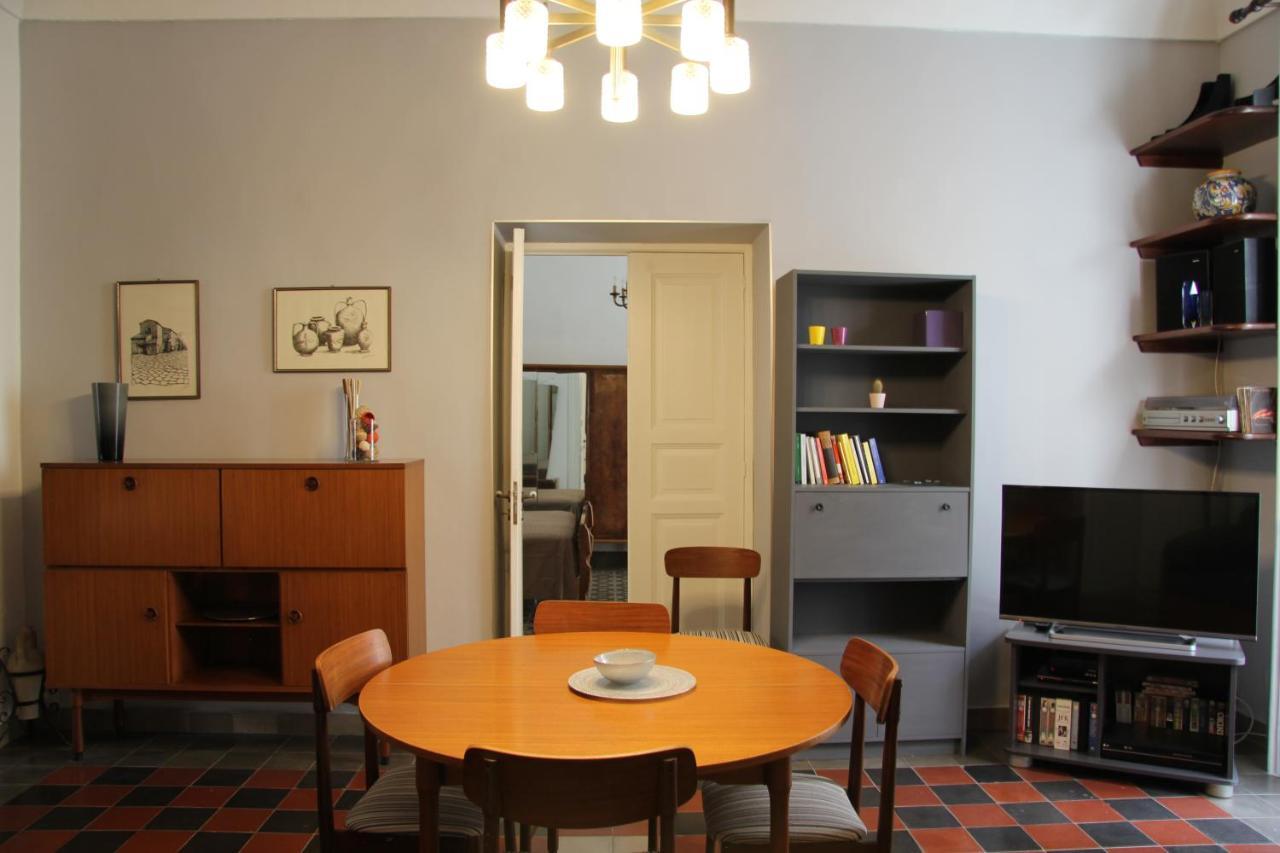Casa Vacanza Icaros, Ortigia Hictoric Center, 200 Mt From The Beach Syracuse Exterior photo