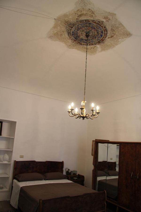 Casa Vacanza Icaros, Ortigia Hictoric Center, 200 Mt From The Beach Syracuse Exterior photo