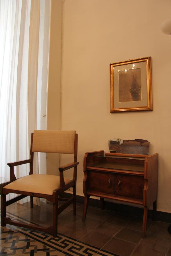 Casa Vacanza Icaros, Ortigia Hictoric Center, 200 Mt From The Beach Syracuse Exterior photo