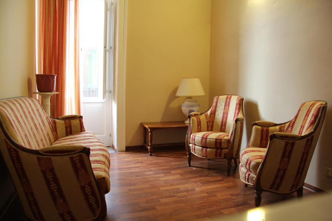 Casa Vacanza Icaros, Ortigia Hictoric Center, 200 Mt From The Beach Syracuse Exterior photo